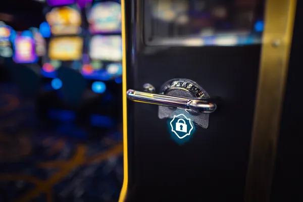 Một người phụ nữ quyến rũ cầm chip casino trong không gian ánh đèn rực rỡ, đại diện cho bầu không khí casino trực tuyến của 68WIN.